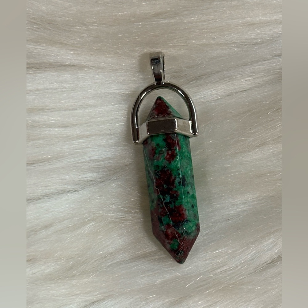 Red Spot (Ruby in Zoisite) Crystal Pendant Reiki Chakra NWOT